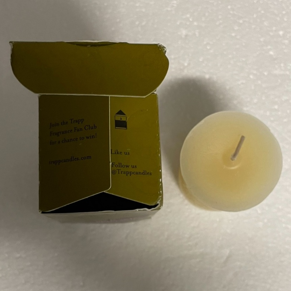 NWOT Single Cream Votive Candle